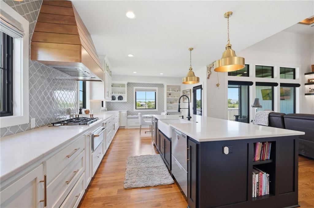 4261 Lakeshore Drive — photo 31