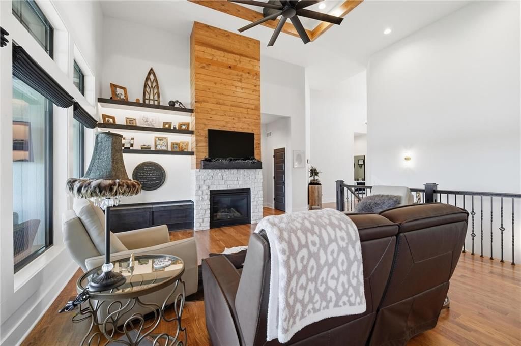 4261 Lakeshore Drive — photo 32