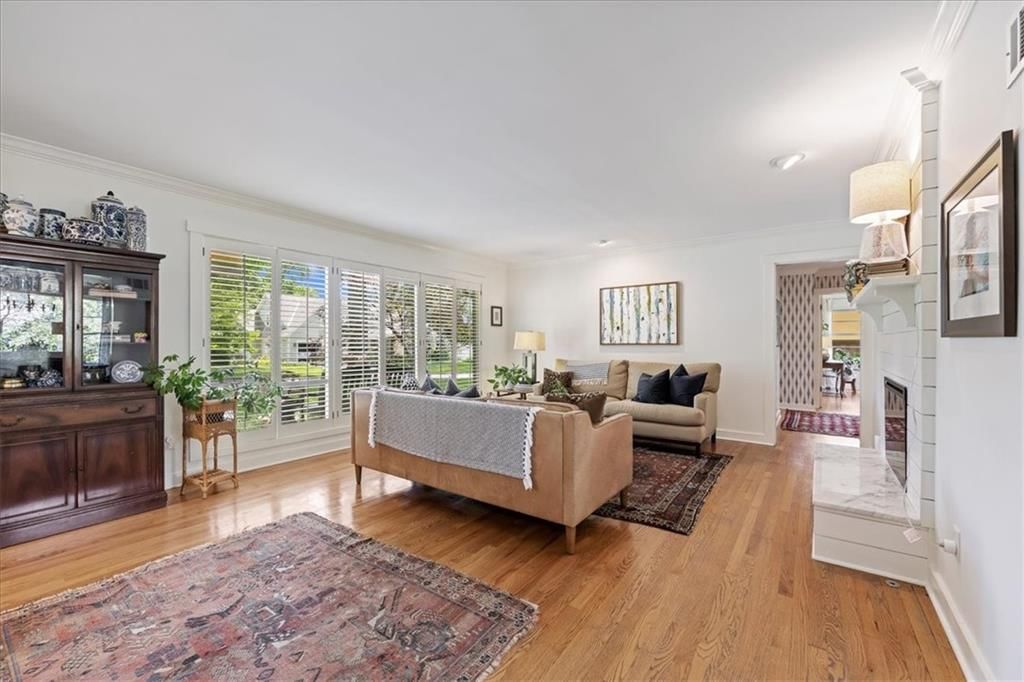 5926 Howe Drive — photo 4