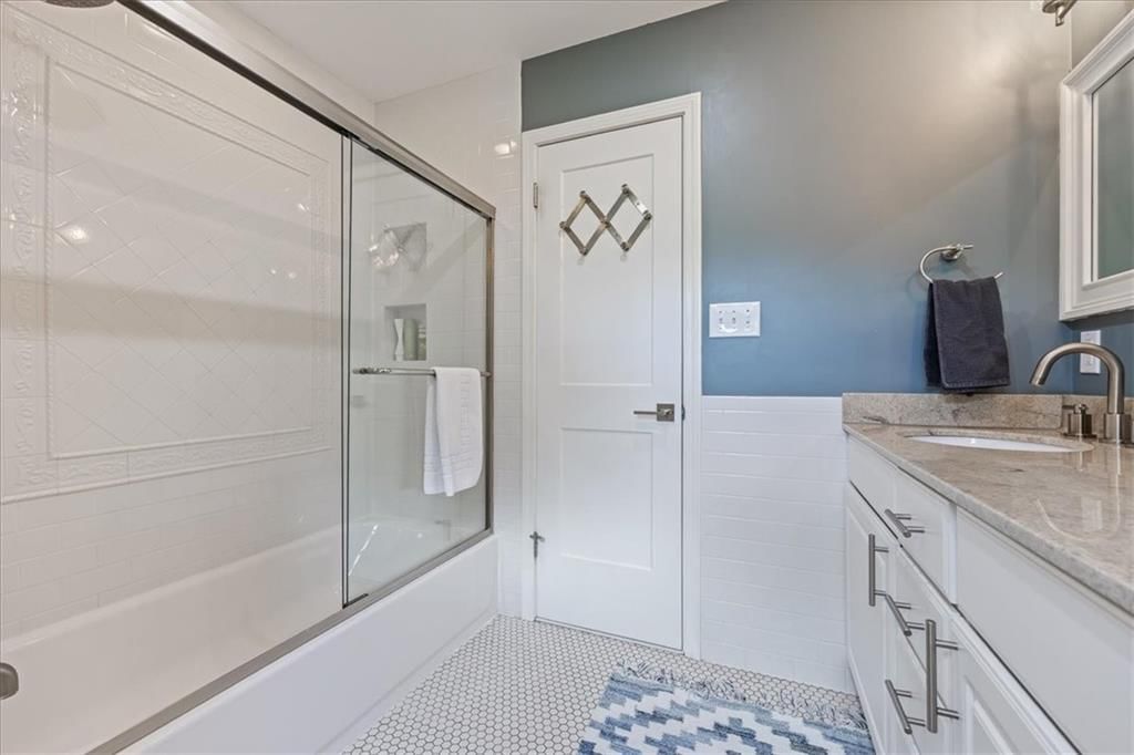 5926 Howe Drive — photo 21