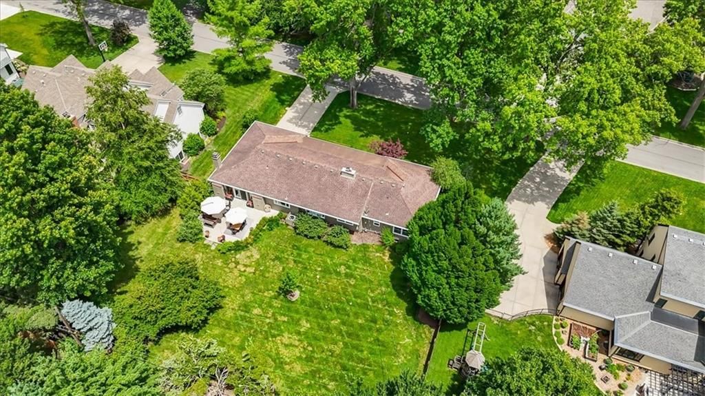 5926 Howe Drive — photo 31