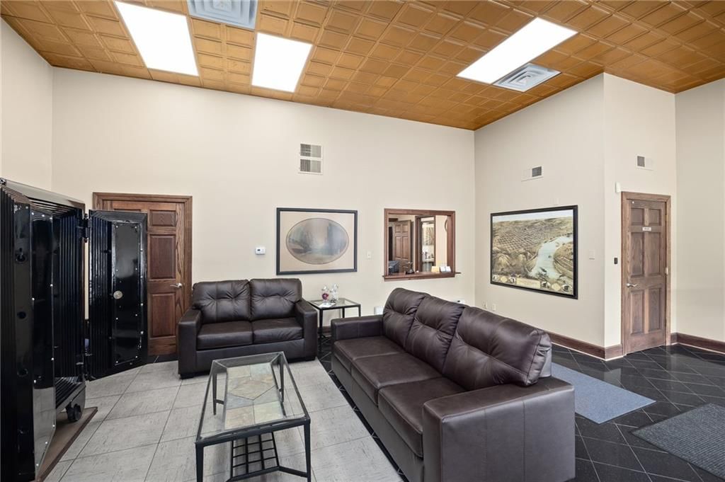 702 Felix Street — photo 23