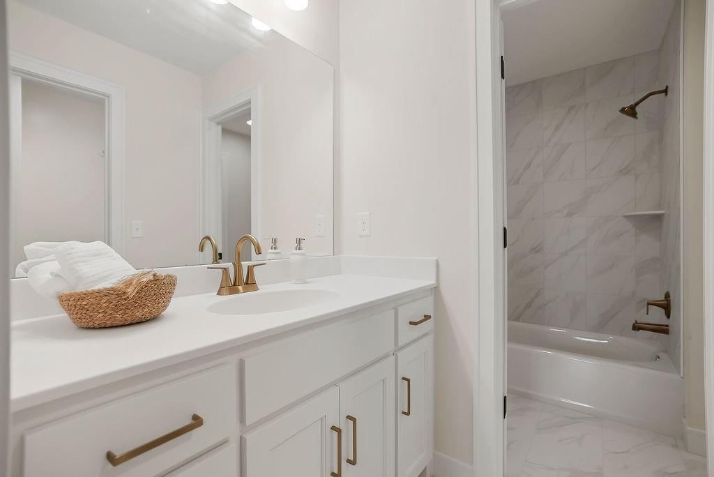2417 W 177th Street — photo 44