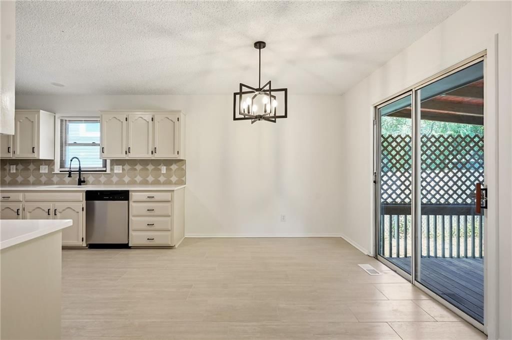 821 Heather Drive — photo 8