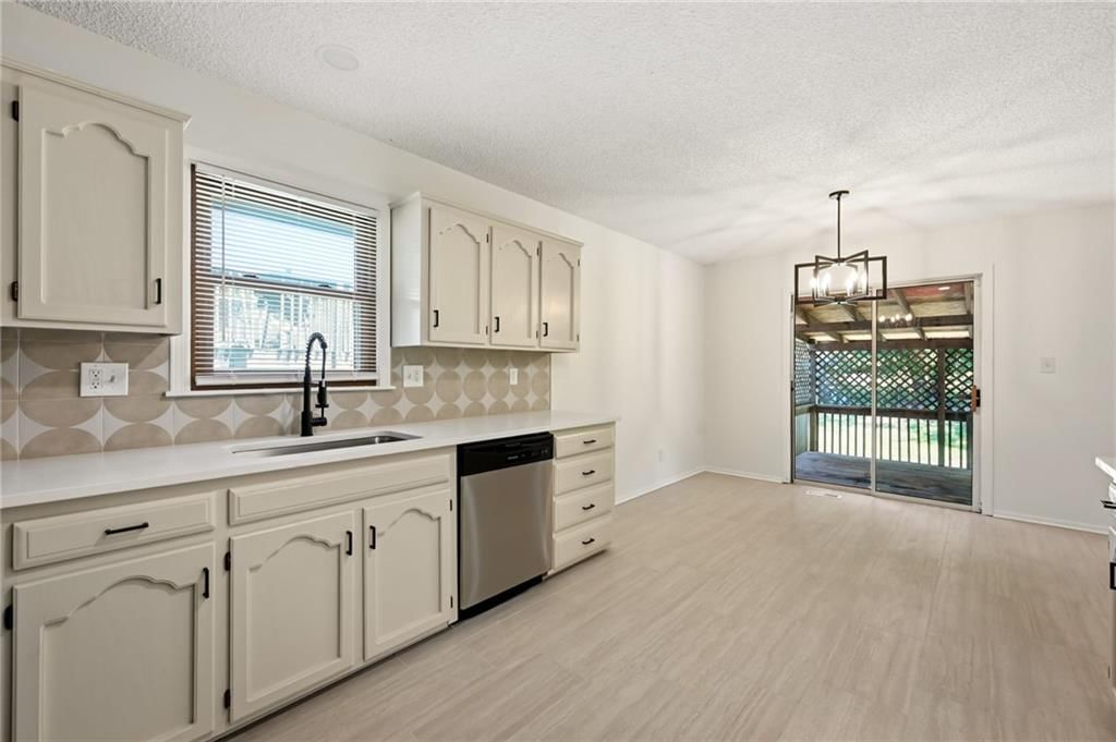 821 Heather Drive — photo 10