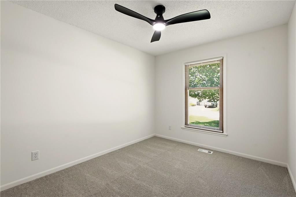 821 Heather Drive — photo 16