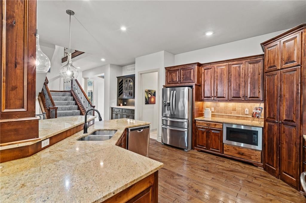 20215 W 89th Terrace — photo 10