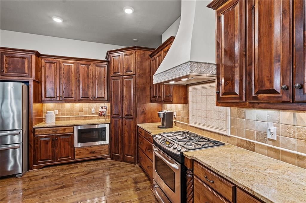 20215 W 89th Terrace — photo 11