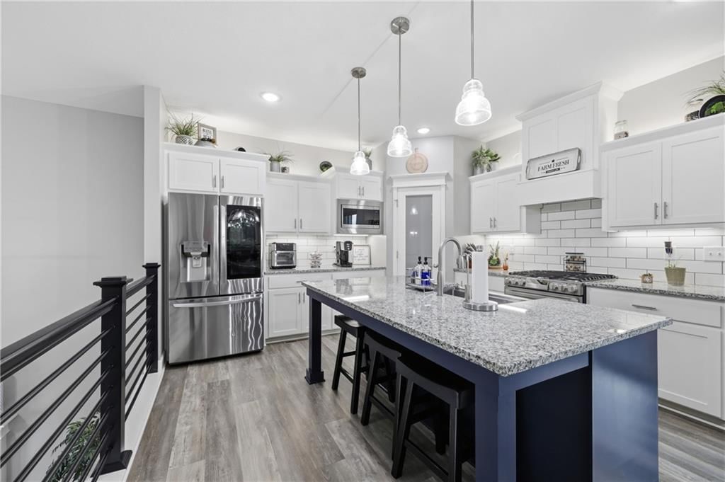 1809 NW Nicholas Drive — photo 3
