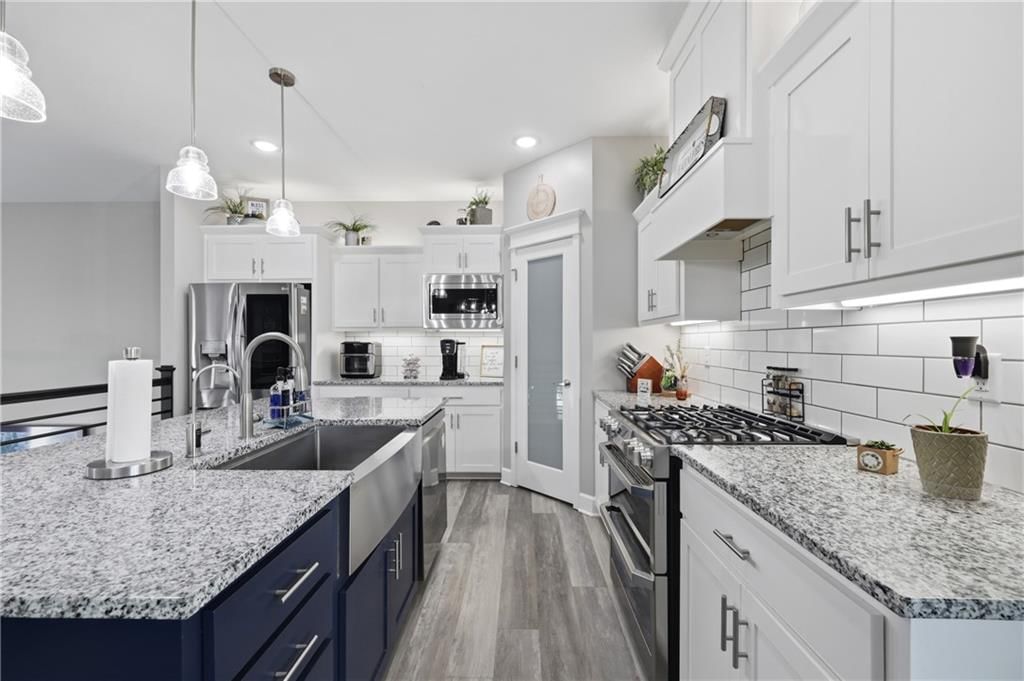 1809 NW Nicholas Drive — photo 4