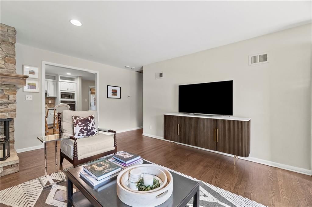 7729 Windsor Street — photo 16