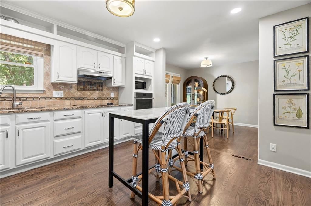 7729 Windsor Street — photo 22