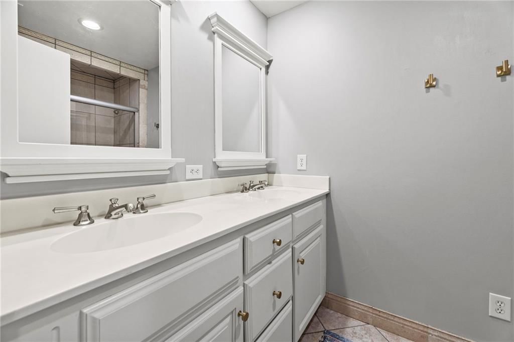 7729 Windsor Street — photo 35