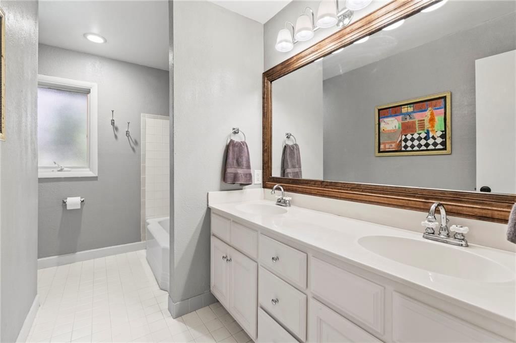 7729 Windsor Street — photo 39