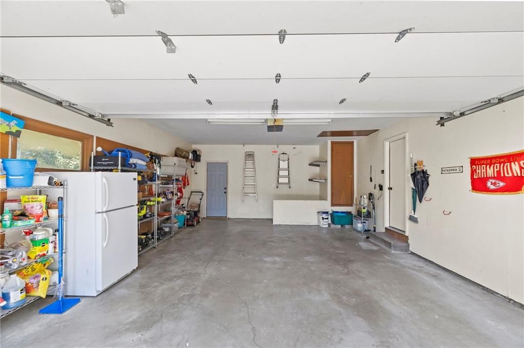 7729 Windsor Street — photo 40