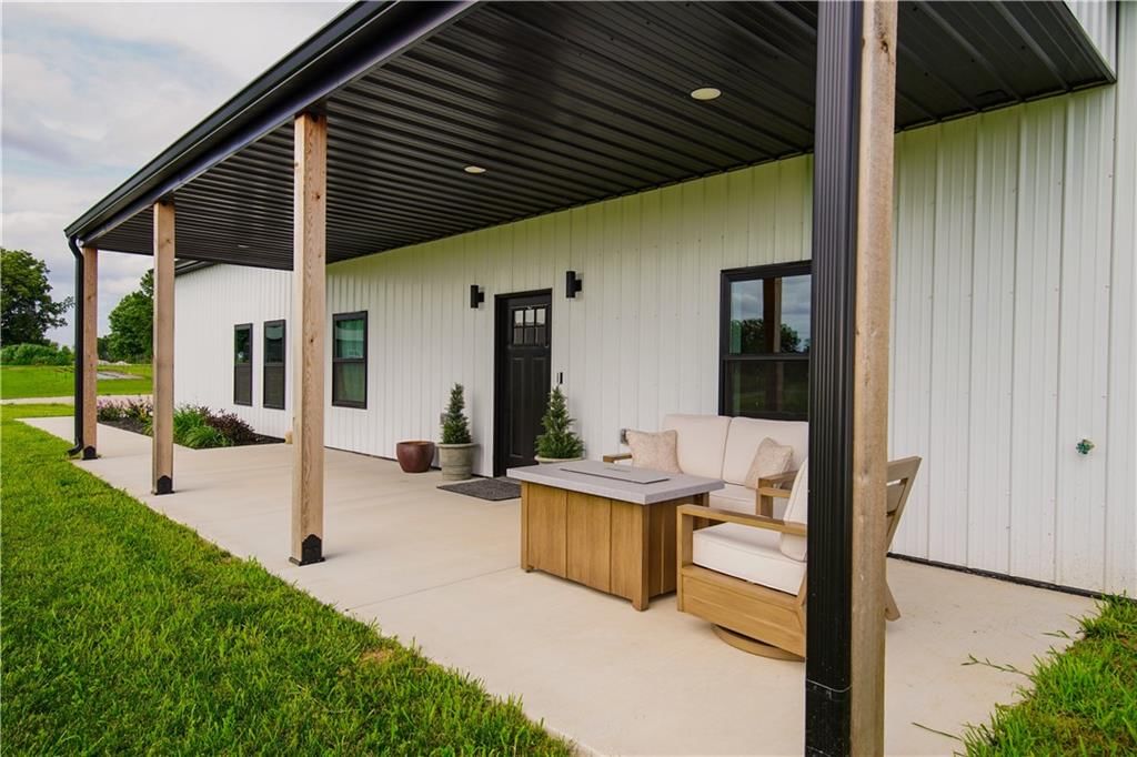 8009 S Enochs Mills Road — photo 3