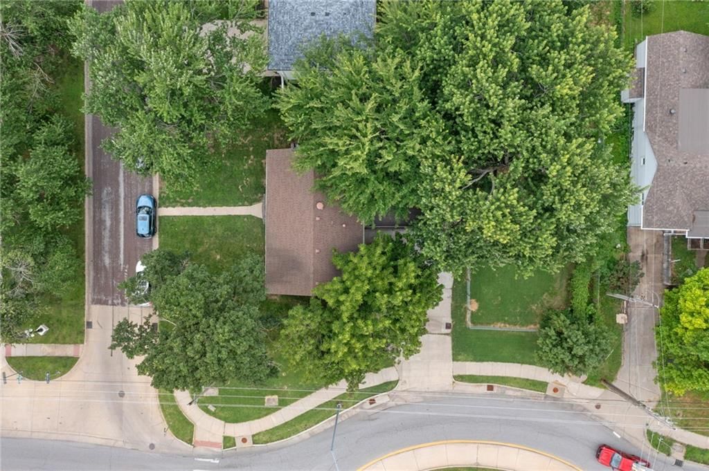 101 Manor Drive — photo 44