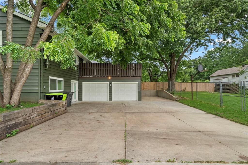 101 Manor Drive — photo 47