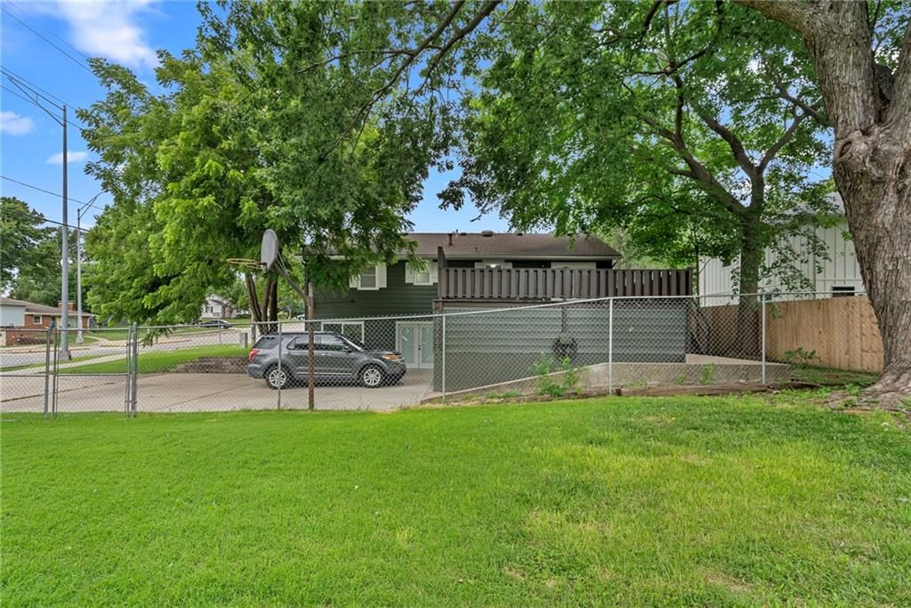 101 Manor Drive — photo 49