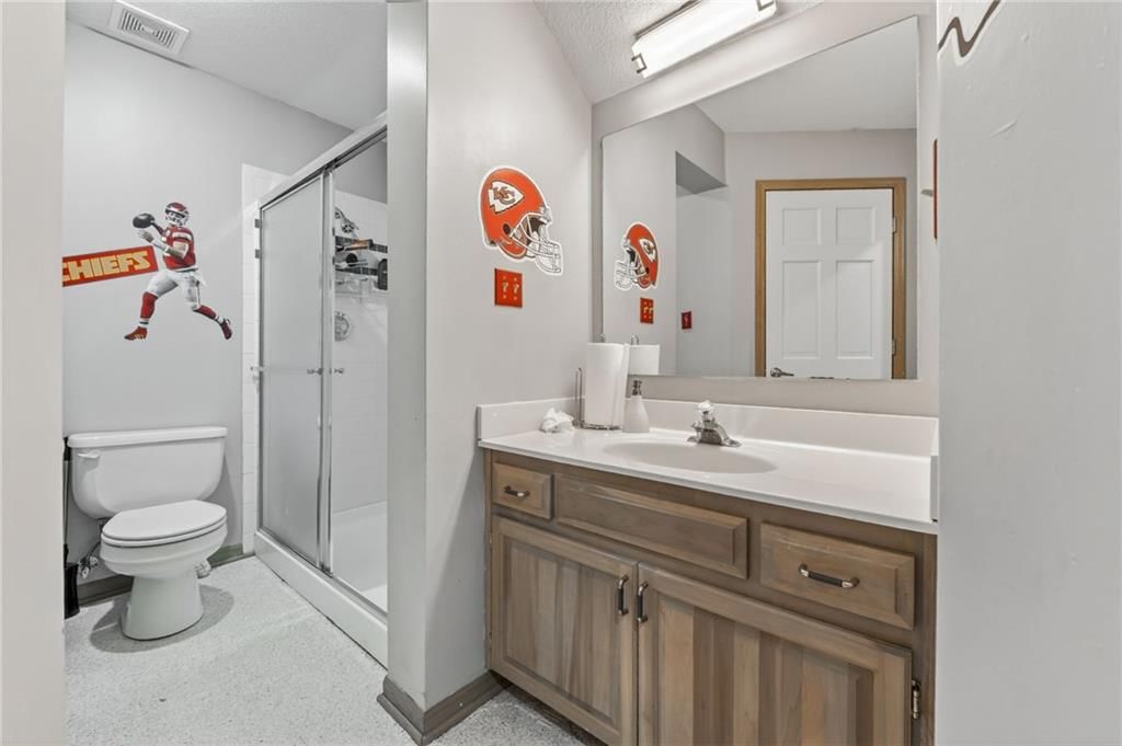7608 NW Roberts Road — photo 35