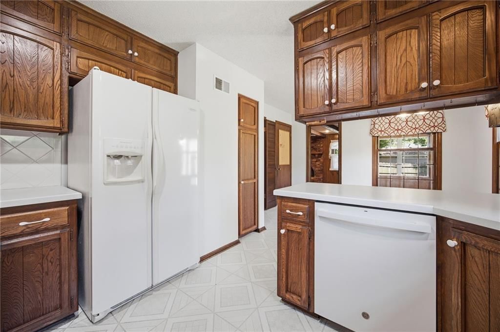 8500 W 72nd Street — photo 18