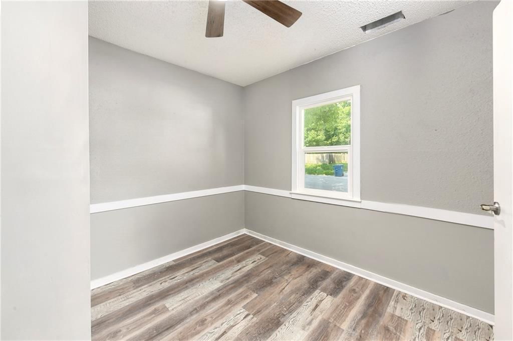 111 E Dryden Street — photo 10