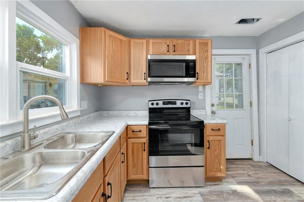 111 E Dryden Street — photo 14