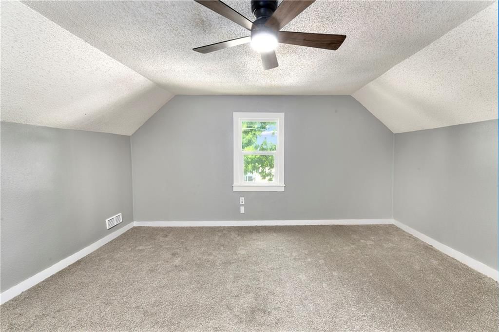 111 E Dryden Street — photo 18