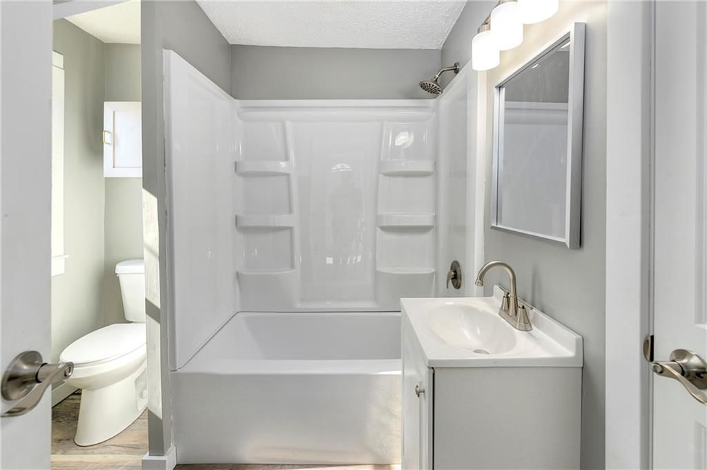 111 E Dryden Street — photo 23