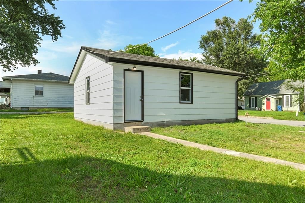 111 E Dryden Street — photo 25