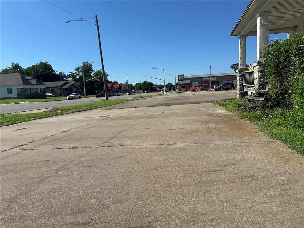 1712 N Broadway Street — photo 14