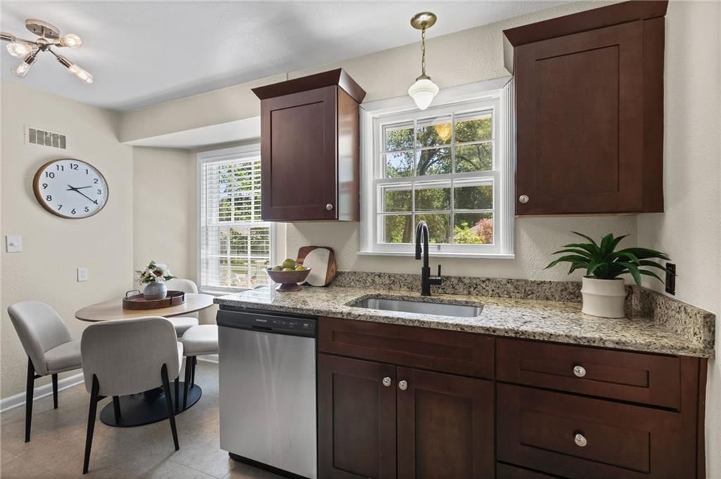 5227 Rosewood Drive — photo 13