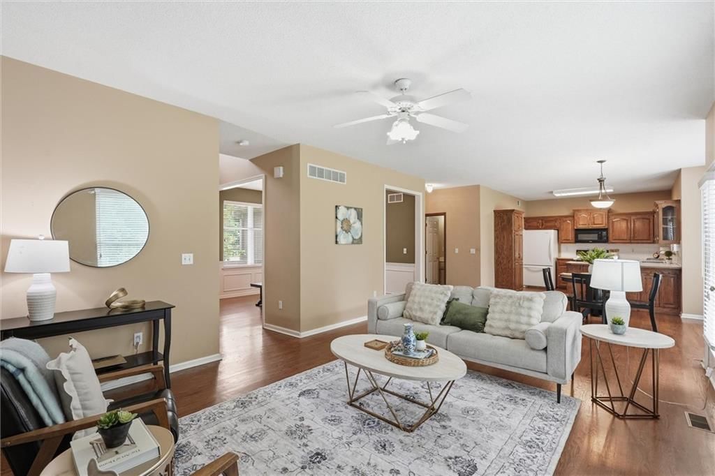15776 S Madison Drive — photo 2