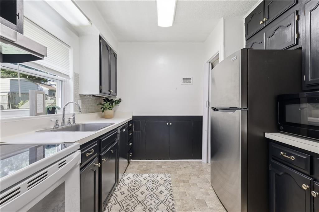 617 NE 45th Street — photo 13