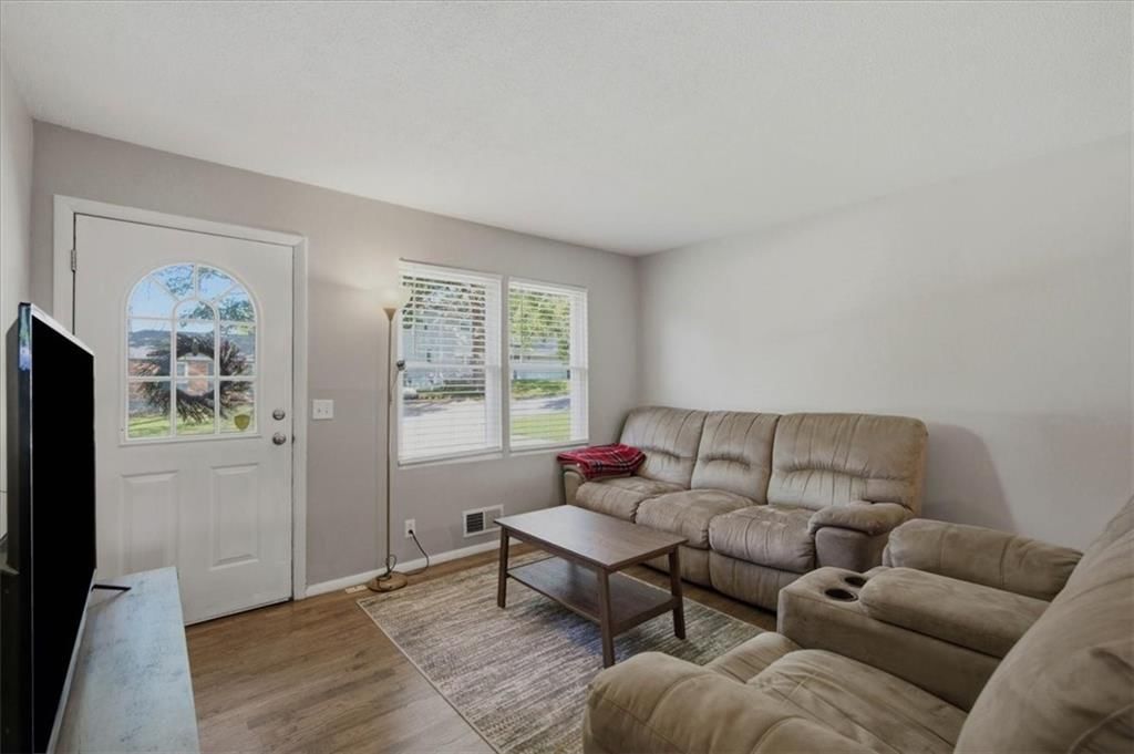 16608 E 31st Street — photo 2