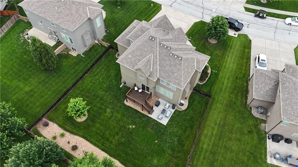 2821 NE PARKVIEW Lane — photo 3