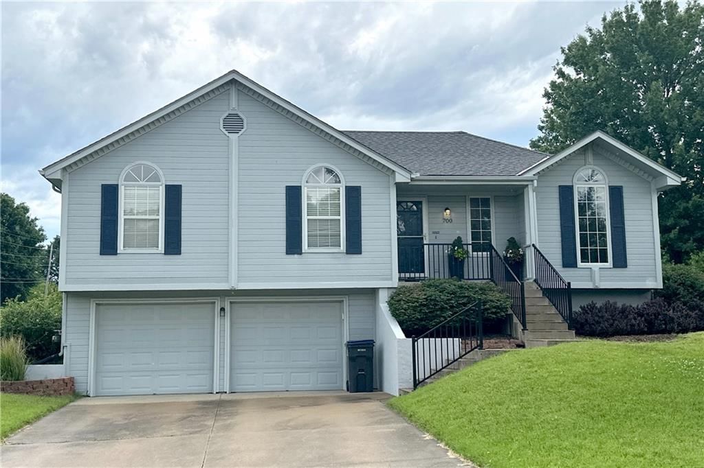 700 NE Hunters Ridge — photo 1