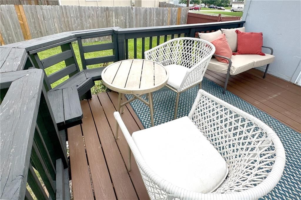 700 NE Hunters Ridge — photo 32