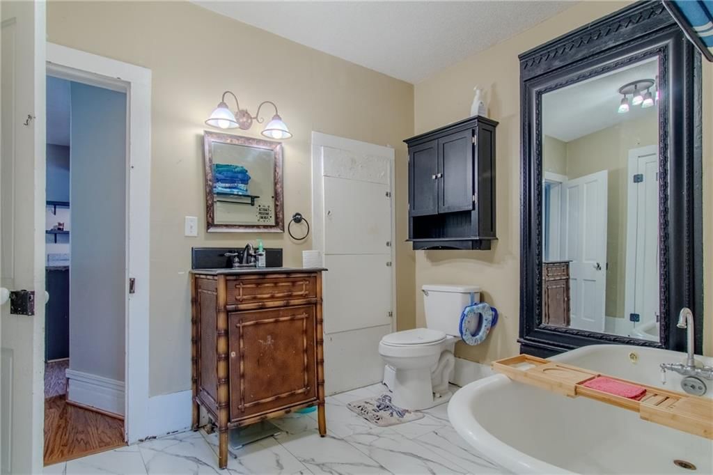 104 W Osage Street — photo 10
