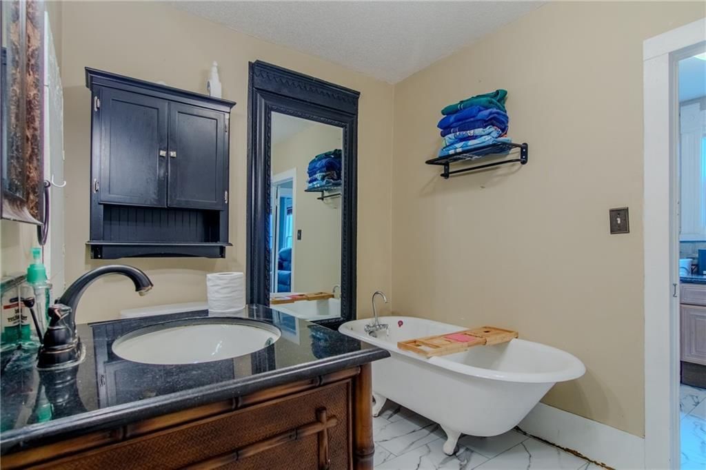 104 W Osage Street — photo 11