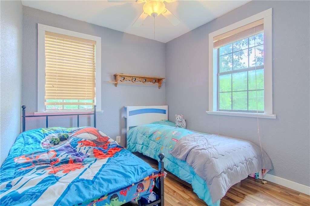 104 W Osage Street — photo 13