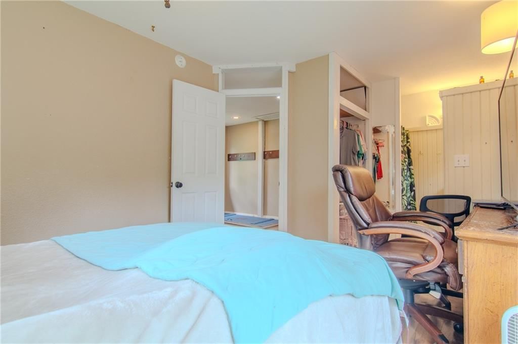 104 W Osage Street — photo 16