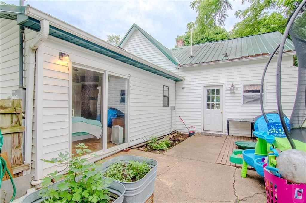 104 W Osage Street — photo 18