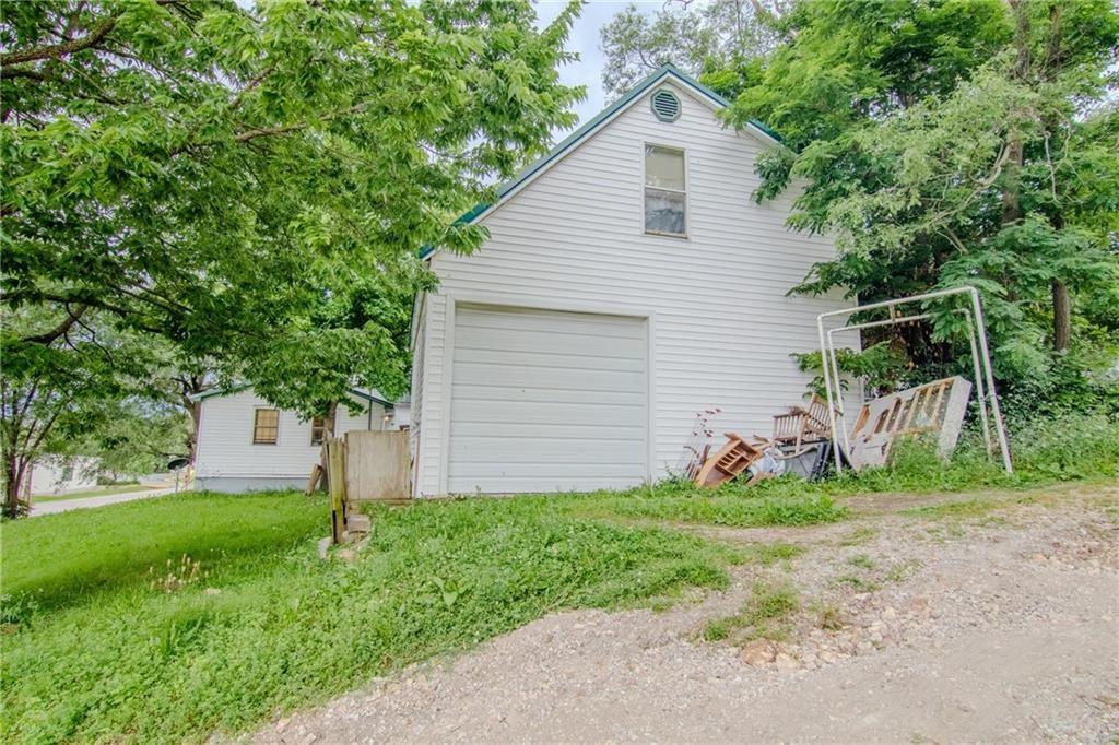 104 W Osage Street — photo 26