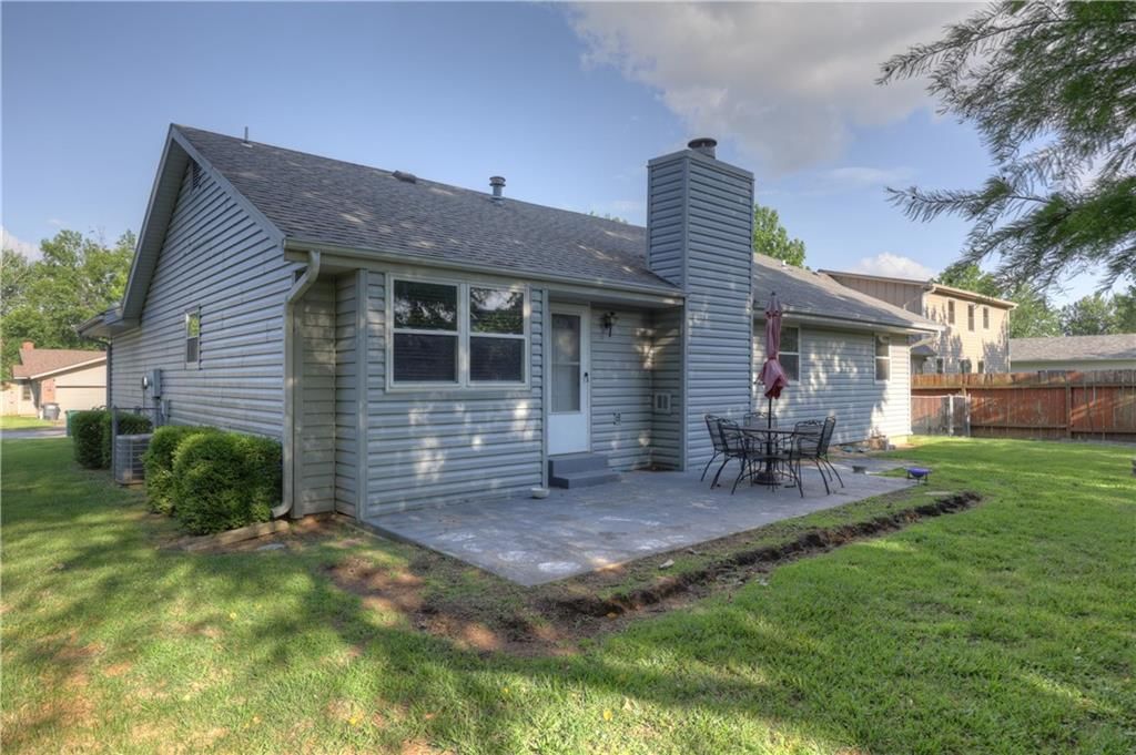 2610 S Taylor Street — photo 5