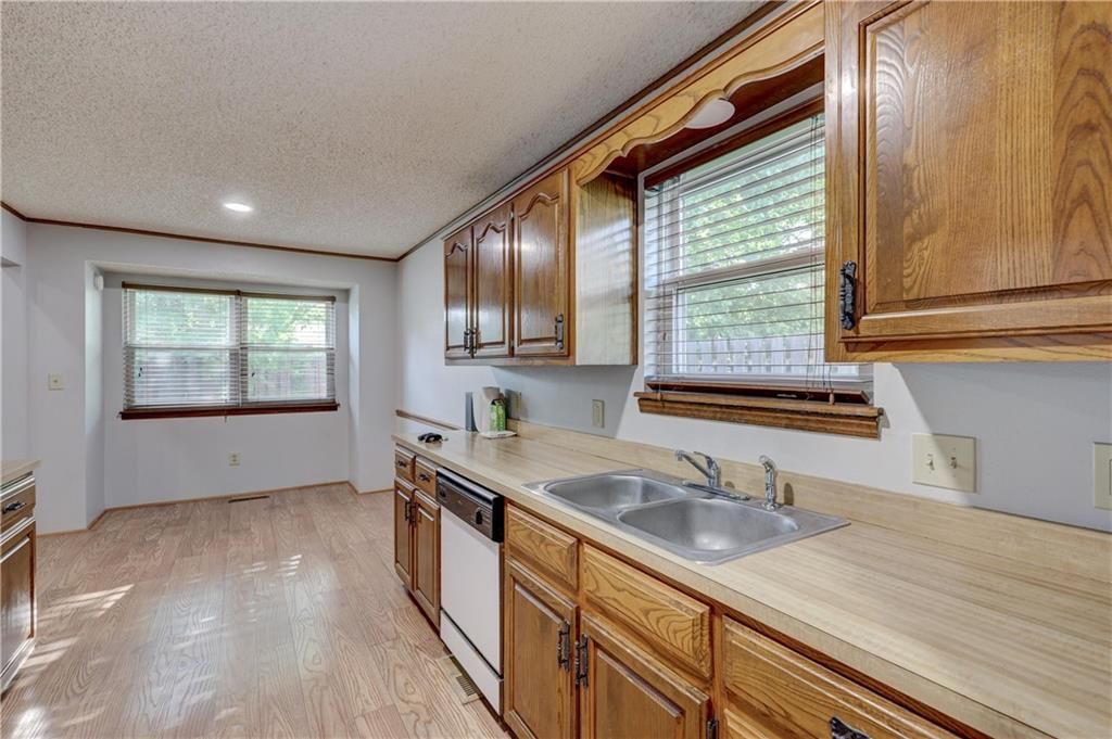 2610 S Taylor Street — photo 13