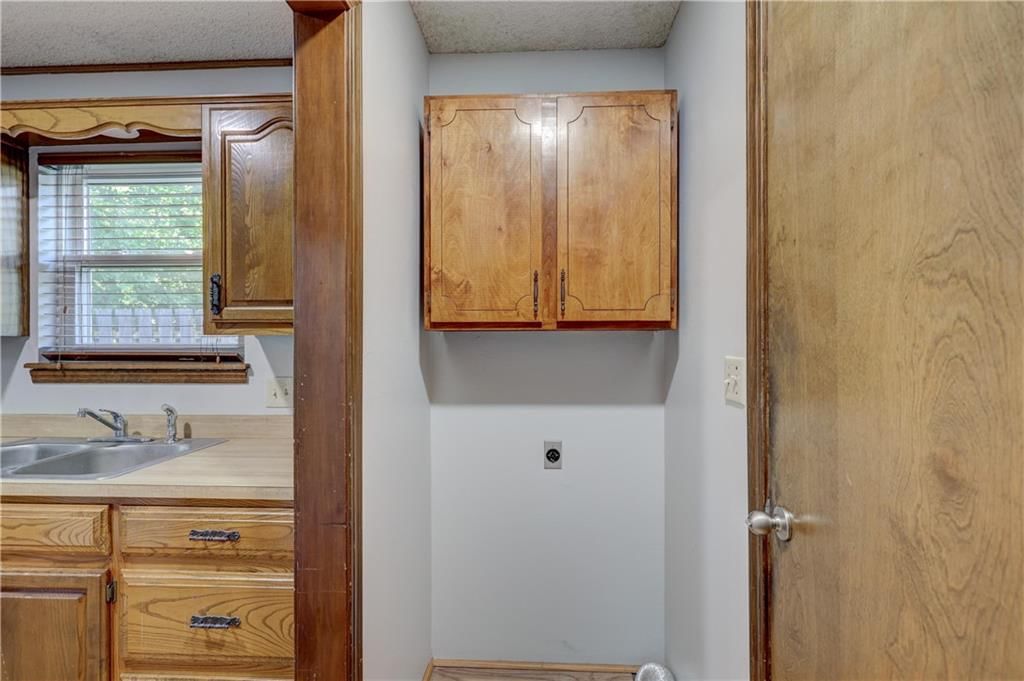 2610 S Taylor Street — photo 16