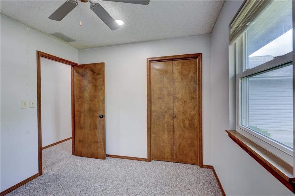 2610 S Taylor Street — photo 20
