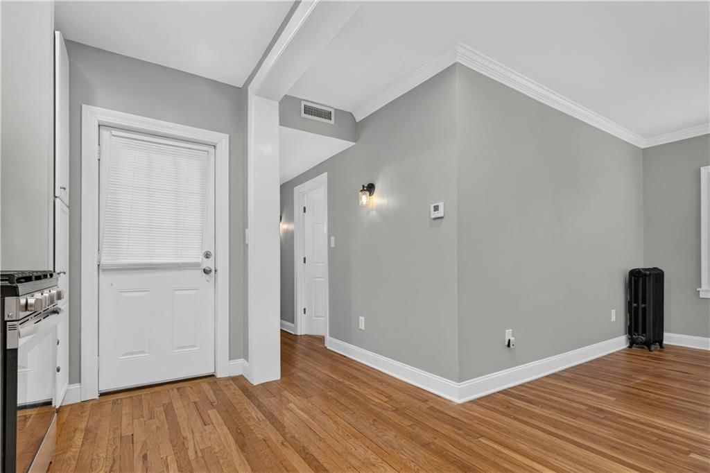 212 Emmanuel Cleaver II Boulevard E — photo 2