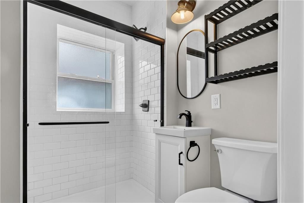 212 Emmanuel Cleaver II Boulevard E — photo 11